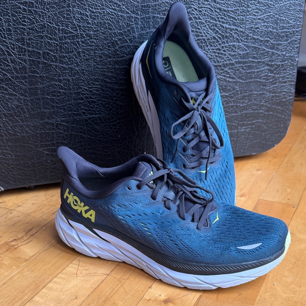 Hoka Men's Clifton 8 Navy and Lime Athletic Shoes Size 10.5